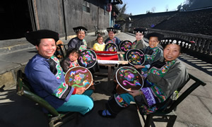 “精準(zhǔn)扶貧中的鳳凰”全國(guó)攝影大展